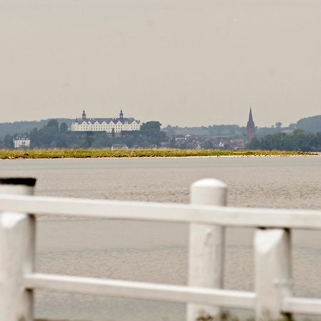 Strauers Hotel Am See Bosau ภายนอก รูปภาพ