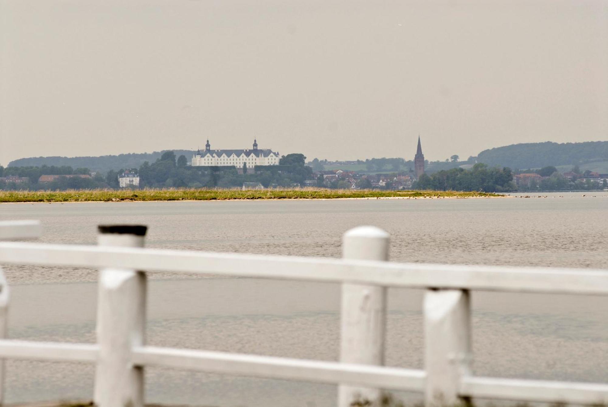 Strauers Hotel Am See Bosau ภายนอก รูปภาพ