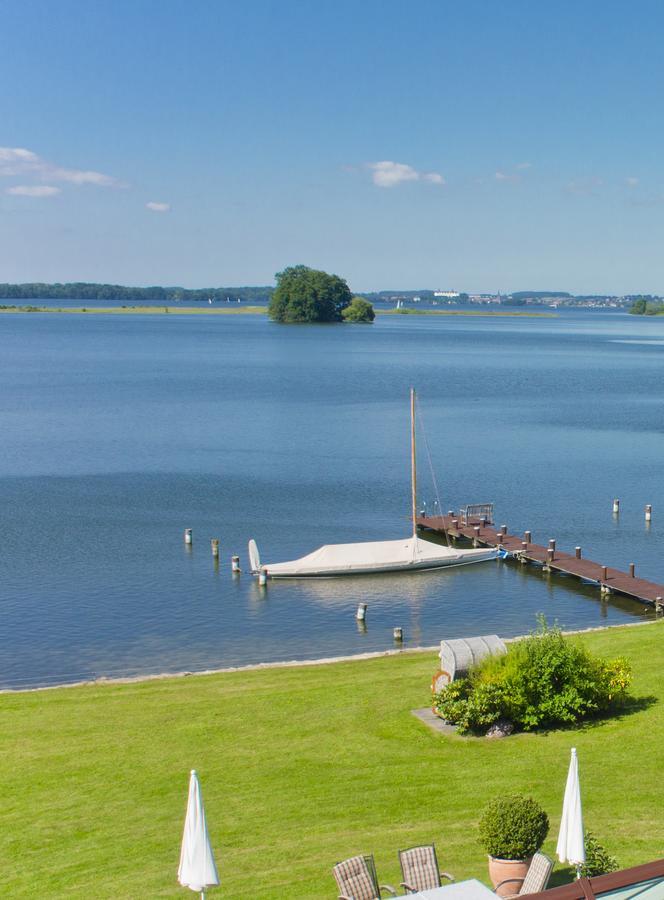 Strauers Hotel Am See Bosau ภายนอก รูปภาพ